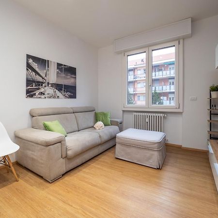 Milano 5 Guests - Modern Apt With Balcony Eksteriør bilde